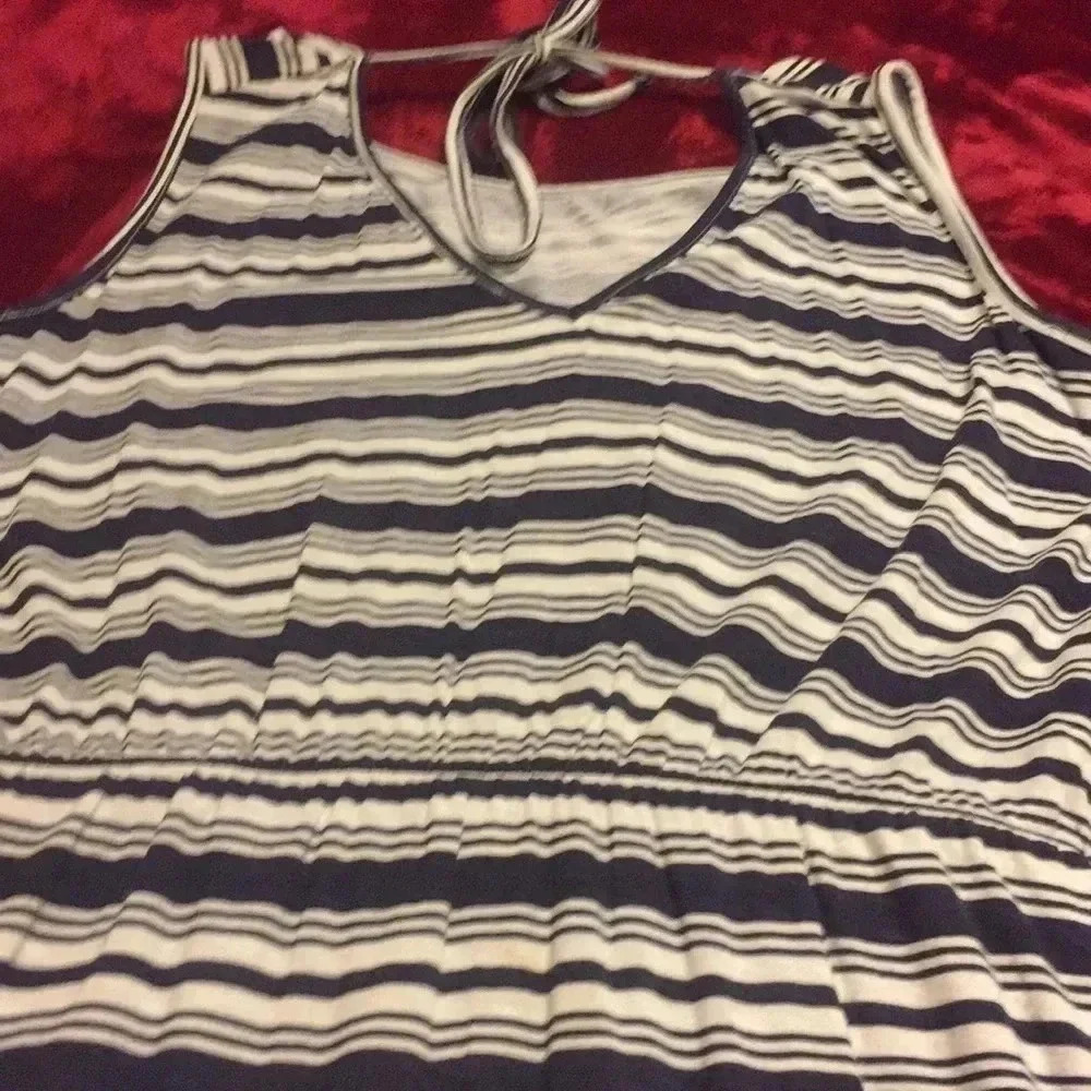 Loft dress - Picture 2 of 5